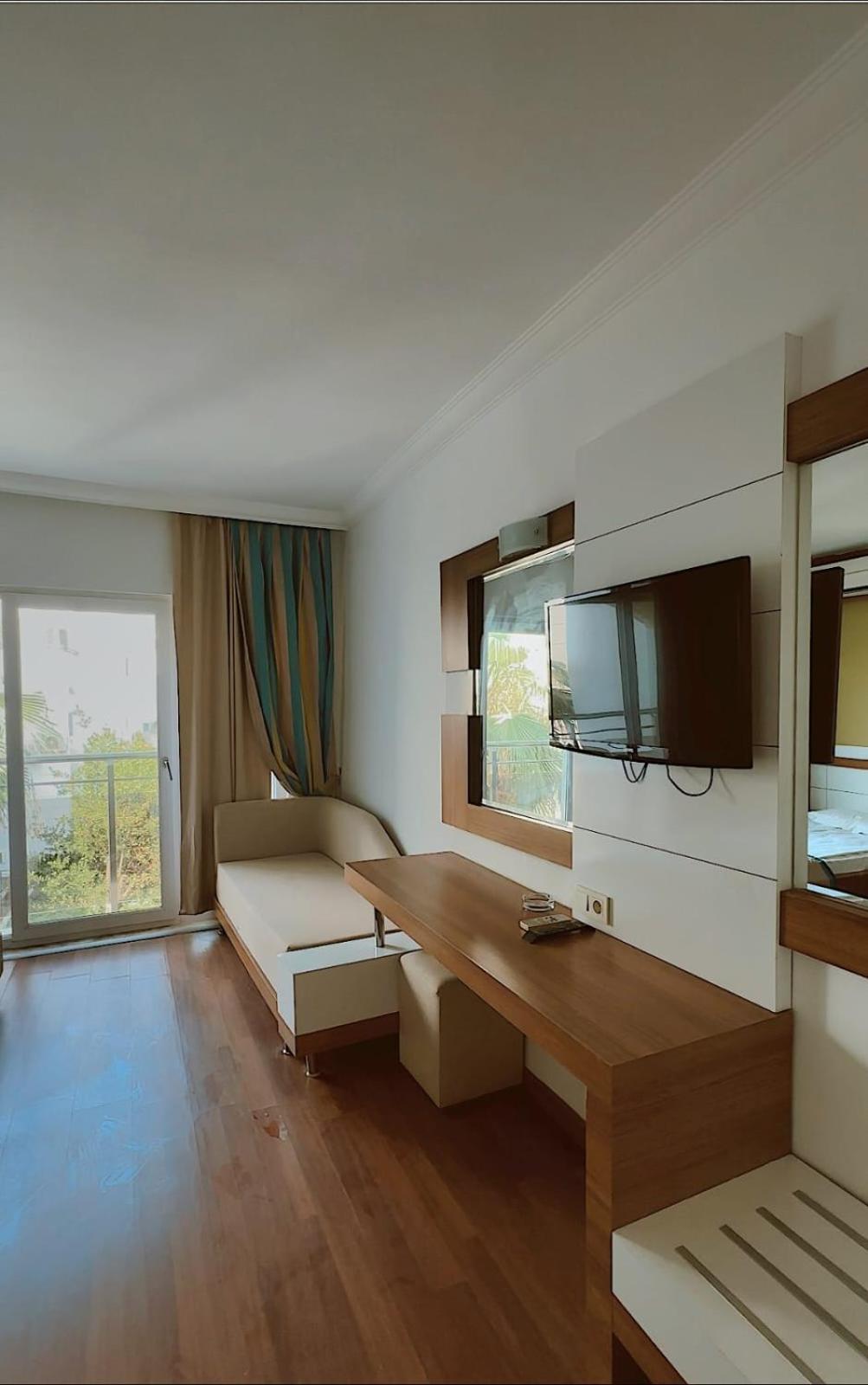 Luca Antalya 4*